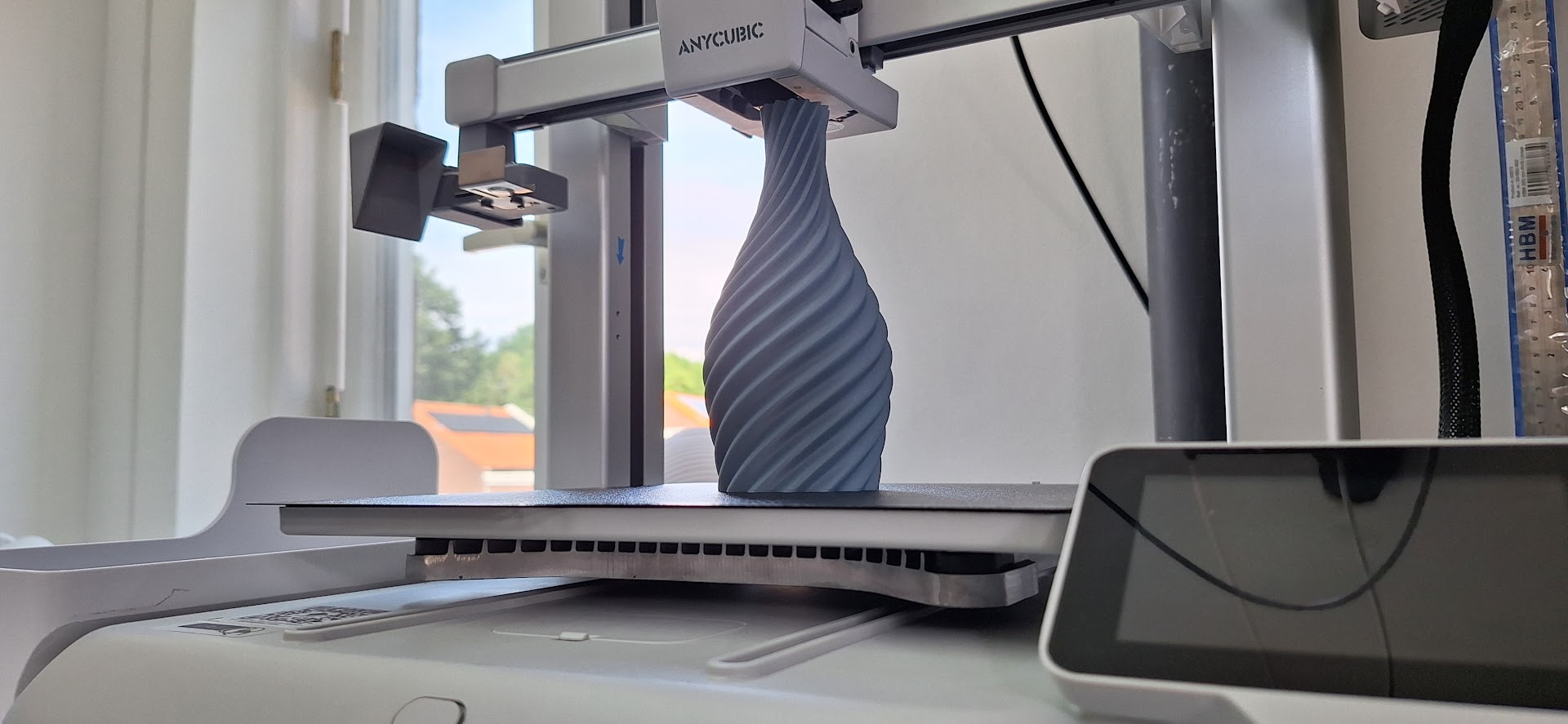 Kernhem 3D printer aan het werk — spiraalvaas in grijs PLA